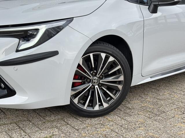 Toyota COROLLA Touring Sports Hybrid 200 GR Sport / Applecarpplay/AndroidAuto / Camera / Sportstoelen / Stoel en stuurverwarming /