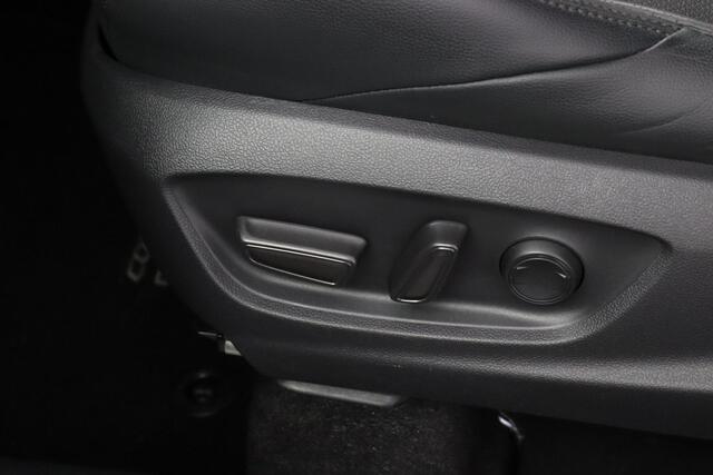 Toyota COROLLA Cross Hybrid 200 Executive | Trekhaak | 360 Camera | Stoel en Stuurverwarming | Lederen Bekleding | JBL Audio | Navigatie |
