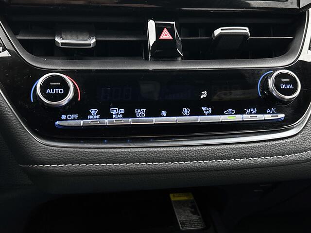 Toyota COROLLA Touring Sports 1.8 Hybrid First Edition | Trekhaak | NL dealeronderhouden |