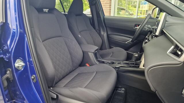 Toyota COROLLA Cross Hybrid 140 Style, Stoel & Stuur verw, Trekhaak, Bearlock, 5 Jaar Toyota Garanti
