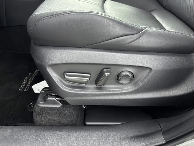 Toyota COROLLA Cross Hybrid 200 Executive VOL! | Pano | JBL | Blindspot | Voorruit-Stuur-Stoelverwarming | Parkeersensoren V+A |