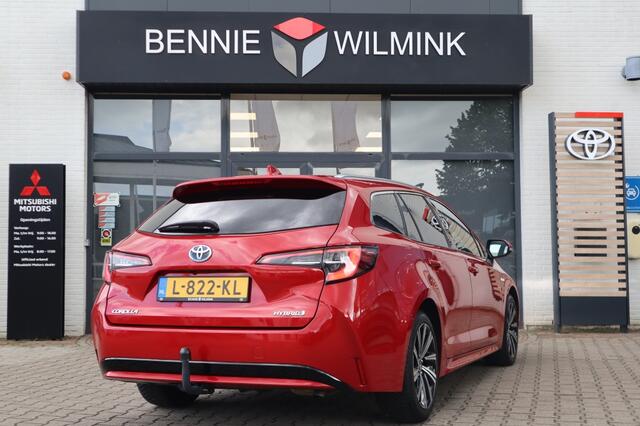 Toyota COROLLA Touring Sports 1.8 Hybrid Dynamic Trekhaak | All Seasons | Carplay | Stoelverwarming