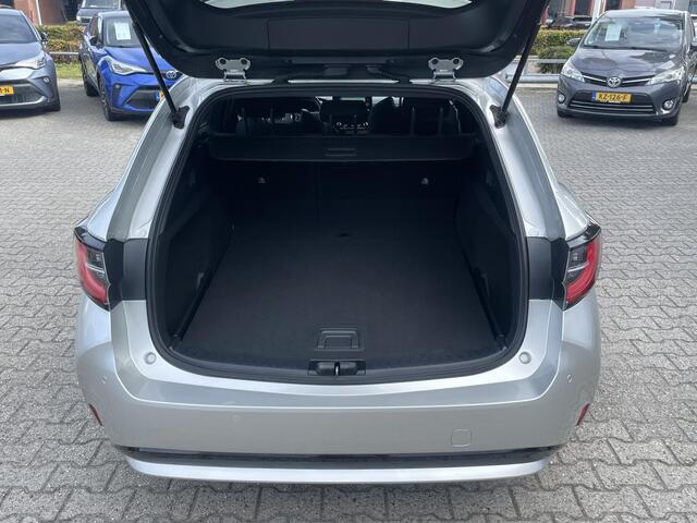 Toyota COROLLA Touring Sports 1.8 Hybrid Dynamic Limited Blindspot