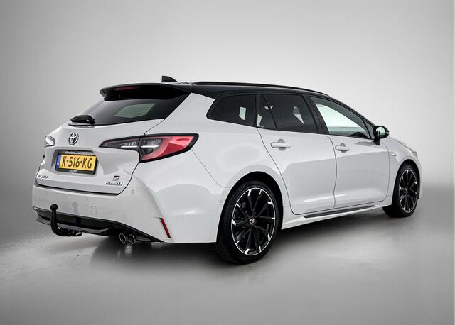Toyota COROLLA Touring Sports 2.0 Hybrid GR-Sport Plus | BTW voertuig | Dealer onderhouden | Trekhaak | JBL | Dodehoek detectie | Head-Up Display | Parkeersensoren voor+achter met assistent | Elektrische achterklep |