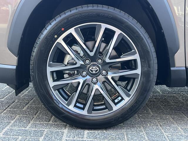Toyota COROLLA Cross Hybrid 140 Dynamic | Mud Bath metallic | Nieuw uit voorraad leverbaar |