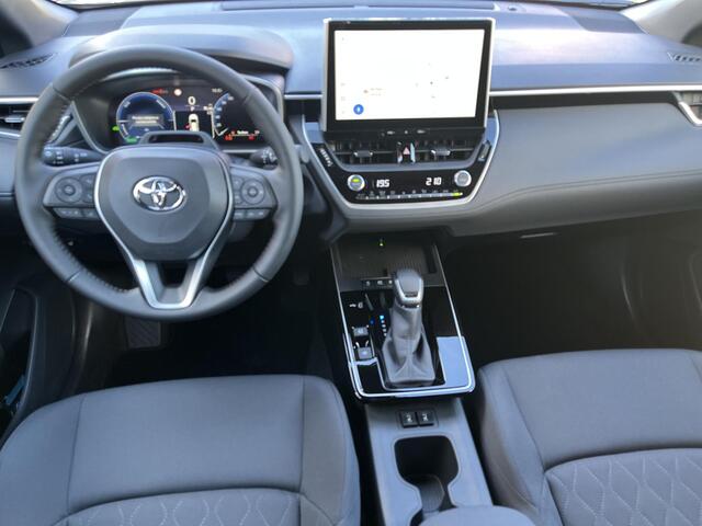 Toyota COROLLA Cross Hybrid 140 Dynamic | Mud Bath metallic | Nieuw uit voorraad leverbaar |