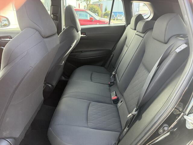 Toyota COROLLA Cross Hybrid 140 Business Limited Carplay Parkeer en Dodehoek Sensoren