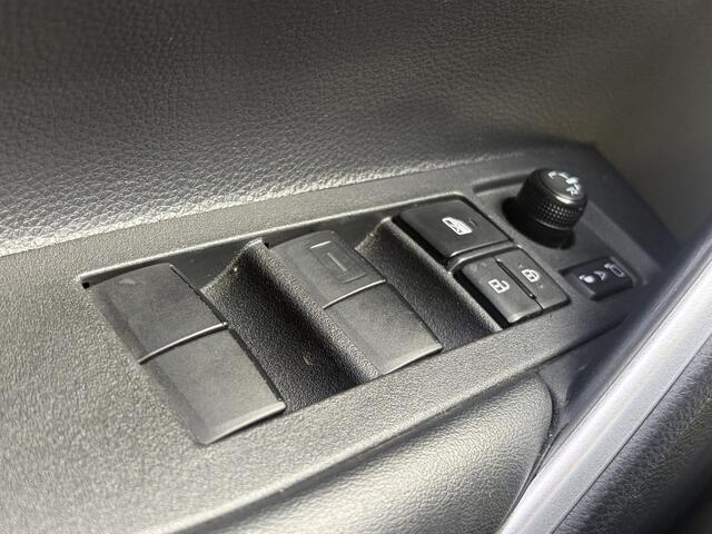 Toyota COROLLA Cross Hybrid 140 Business Limited Carplay Parkeer en Dodehoek Sensoren