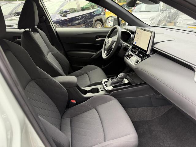 Toyota COROLLA Cross Hybrid 140 Dynamic DODEHOEK DETECTIE | LANE ASSISTENT | ACHTERUIT RIJ CAMERA | NEDERLANDSE AUTO | LED PAKKET | NAVIGATIE | DAB RADIO | ADAPTIVE CRUISECONTROL| PARKEERSENSOREN | STOEL / STUUR VERWARMING |