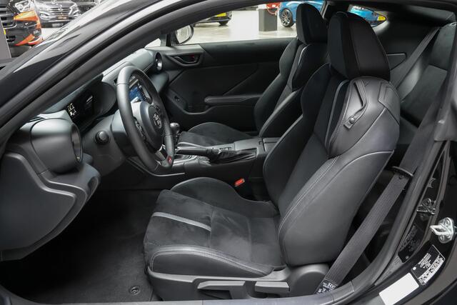 Toyota GR86 235pk 2.4 Premium AUTOMAAT |Apple Carplay|blind spot|sportstoelen|camera|bluetooth|cruise control|stoelverwarming|LED-verlichting|18"|