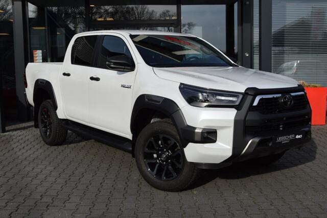 Toyota HI-LUX 2.8 D-4D DUBBEL CABINE INVINCIBLE A/T BE TREKKER 5 SITZ VAN