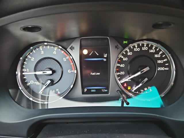 Toyota HI-LUX HiLux 2.4 D-4D Double Cab VAN Professional Premium