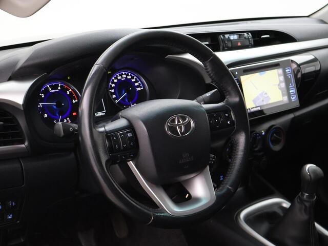 Toyota HI-LUX HiLux 2.4 D-4D-F 4X4 XTRA CAB PROFESSIONAL + 3500 KG TREKHAAK / CAMERA / NAVIGATIE