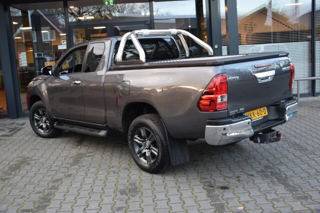 Toyota HI-LUX 2.8 D-4D X-TRA CAB PROFESSIONAL A/T 4WD VAN