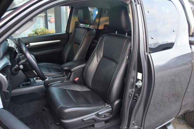 Toyota HI-LUX 2.8 D-4D X-TRA CAB PROFESSIONAL A/T 4WD VAN