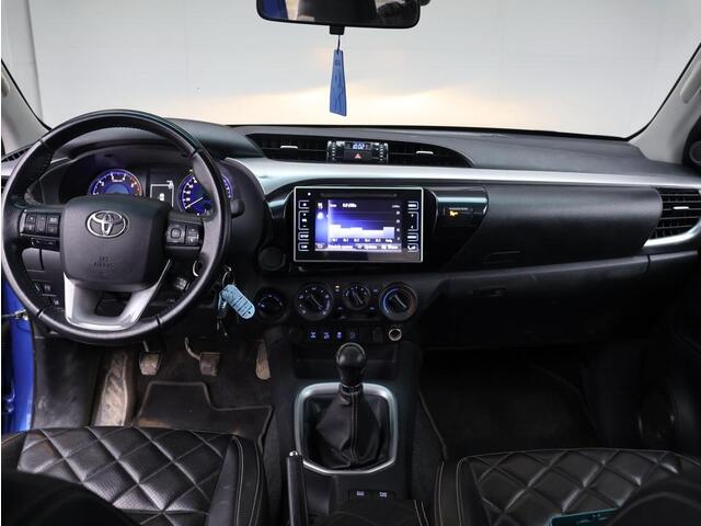 Toyota HI-LUX HiLux 2.4 D-4D-F Xtra Cab Professional | Trekhaak | Camera achter | Cruise Control |
