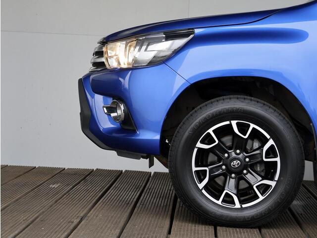 Toyota HI-LUX HiLux 2.4 D-4D-F Xtra Cab Professional | Trekhaak | Camera achter | Cruise Control |