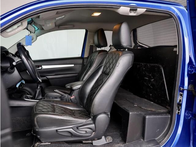 Toyota HI-LUX HiLux 2.4 D-4D-F Xtra Cab Professional | Trekhaak | Camera achter | Cruise Control |