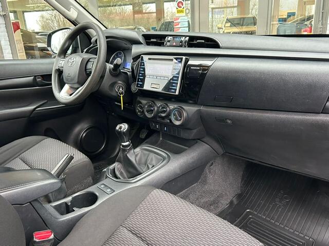 Toyota HI-LUX HiLux 2.4 D-4D-F Xtra Cab Cool Comfort