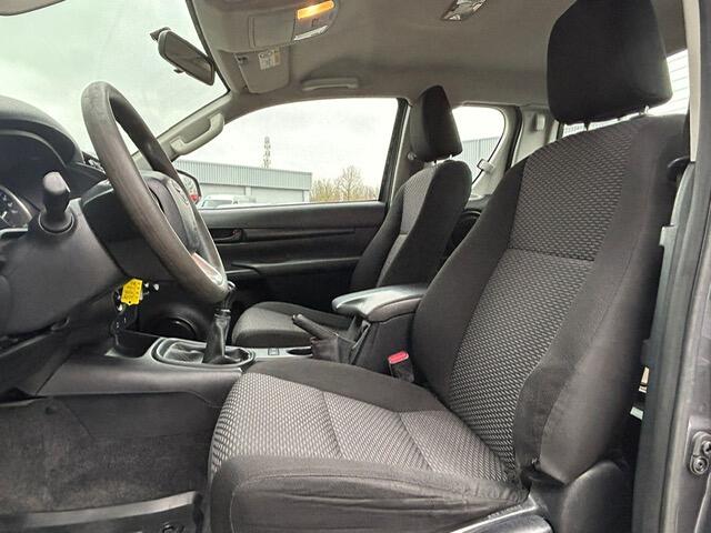 Toyota HI-LUX HiLux 2.4 D-4D-F Xtra Cab Cool Comfort