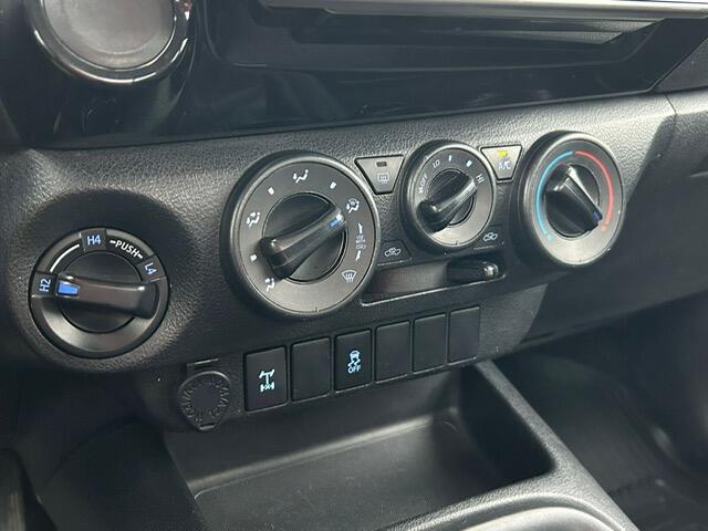 Toyota HI-LUX HiLux 2.4 D-4D-F Xtra Cab Cool Comfort