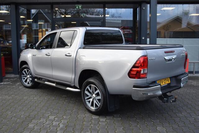 Toyota HI-LUX 2.4 D-4D DUBBEL CABIN EXECUTIVE BE TREKKER A/T 5 SITZ 4WD VAN