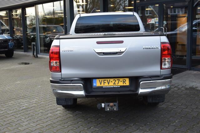 Toyota HI-LUX 2.4 D-4D DUBBEL CABIN EXECUTIVE BE TREKKER A/T 5 SITZ 4WD VAN