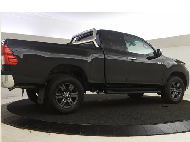 Toyota HI-LUX 2.4 D-4D XC Xtra Cab Professional