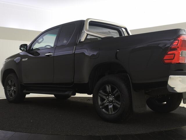 Toyota HI-LUX 2.4 D-4D XC Xtra Cab Professional