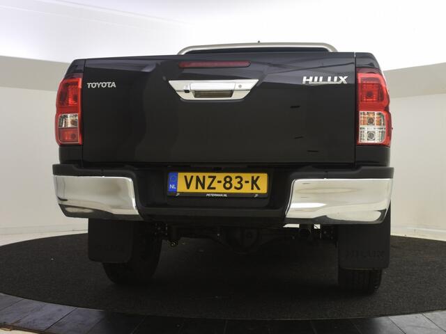 Toyota HI-LUX 2.4 D-4D XC Xtra Cab Professional