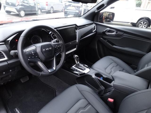 Toyota HI-LUX HiLux 1.9 Isuzu D-Max V-cross 5-persoons officiële verlenging BPM-vrij! Goedgekeurd voor belasingdienst en douane! 100% in orde, waar andere dat niet altijd zijn! Let op en koop een officieel goedgekeurde 5-persoons verlengde pick-up!