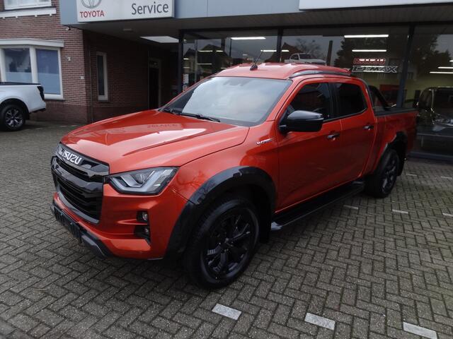 Toyota HI-LUX HiLux 1.9 Isuzu D-Max Double Cab verlengd 5-persoons V-Cross Automaat BPM-vrij / 20 december 2024 / meest luxe uitvoering / trekhaak / lederen bekleding / Apple carplay / Android Auto / groot scherm / camera
