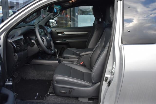 Toyota HI-LUX 2.8 D-4D X-TRA CAB INVINCIBLE A/T