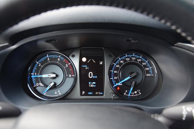 Toyota HI-LUX 2.8 D-4D X-TRA CAB INVINCIBLE A/T