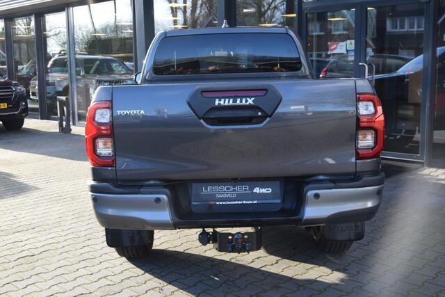Toyota HI-LUX 2.8 D-4D X-TRA CAB INVINCIBLE A/T VAN