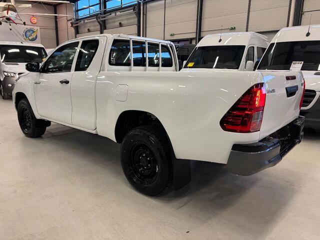 Toyota HI-LUX Hilux 2.4 D-4D Comfort 4x4 1.5Cab NIEUW 3500KG Trekgewicht BPM VRIJ 10 x op voorraad ¤38.500 ex