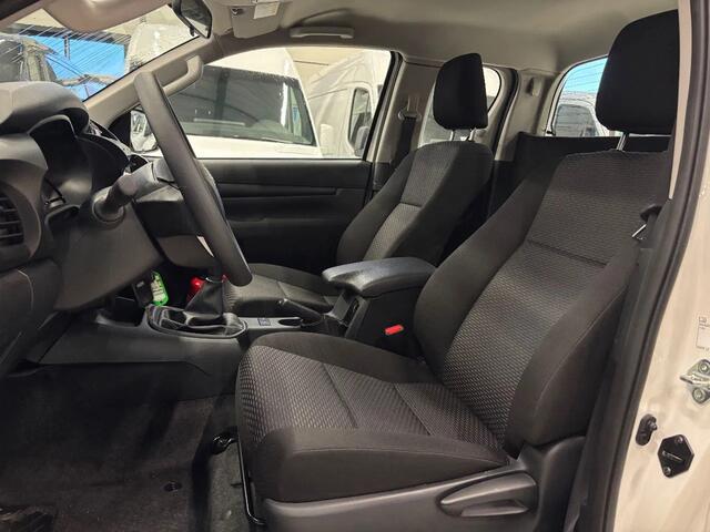 Toyota HI-LUX Hilux 2.4 D-4D Comfort 4x4 1.5Cab NIEUW 3500KG Trekgewicht BPM VRIJ 10 x op voorraad ¤38.500 ex