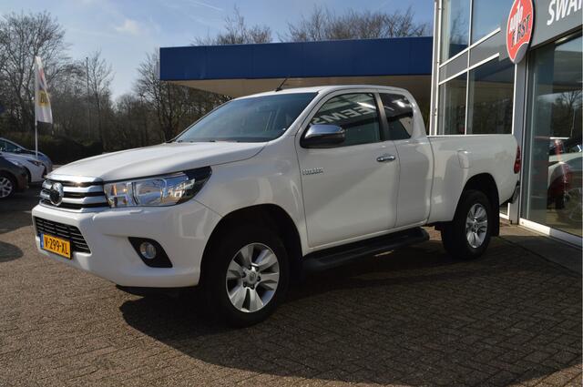 Toyota HI-LUX HiLux 2.4 D-4D-F Xtra Cab Professional 4x4 | Trekhaak 3500kg | Airco | Cruise | NL auto