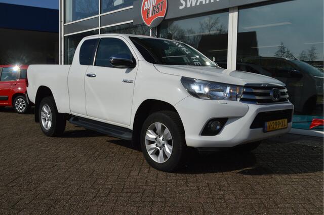 Toyota HI-LUX HiLux 2.4 D-4D-F Xtra Cab Professional 4x4 | Trekhaak 3500kg | Airco | Cruise | NL auto