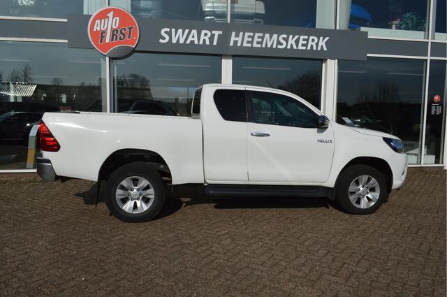 Toyota HI-LUX HiLux 2.4 D-4D-F Xtra Cab Professional 4x4 | Trekhaak 3500kg | Airco | Cruise | NL auto