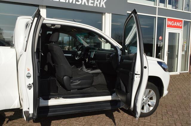 Toyota HI-LUX HiLux 2.4 D-4D-F Xtra Cab Professional 4x4 | Trekhaak 3500kg | Airco | Cruise | NL auto