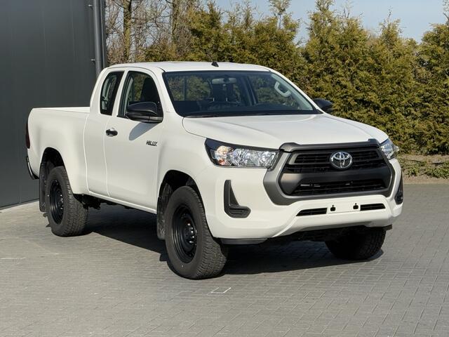 Toyota HI-LUX HiLux 2.4 D-4D XTRA CAB / !! NIEUW !! BPM VRIJ / 4x4 / AIRCO / CRUISE / 3500 KG TREKGEWICHT