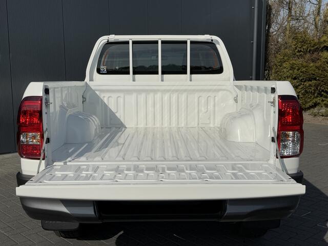 Toyota HI-LUX HiLux 2.4 D-4D XTRA CAB / !! NIEUW !! BPM VRIJ / 4x4 / AIRCO / CRUISE / 3500 KG TREKGEWICHT