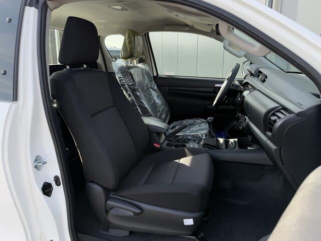 Toyota HI-LUX HiLux 2.4 D-4D XTRA CAB / !! NIEUW !! BPM VRIJ / 4x4 / AIRCO / CRUISE / 3500 KG TREKGEWICHT
