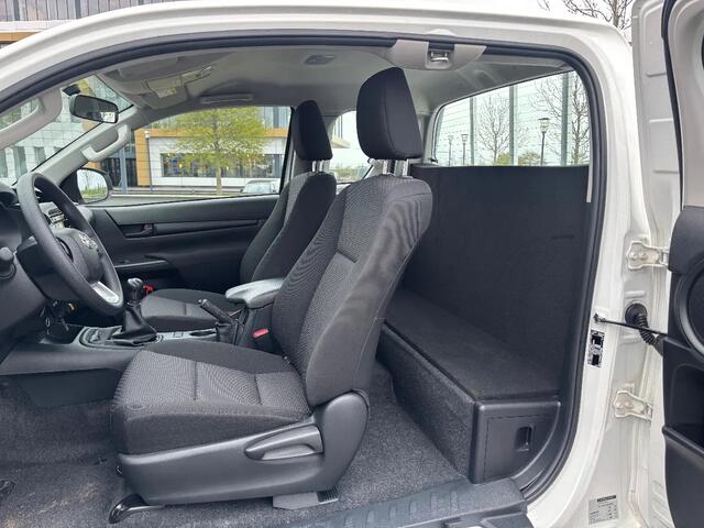 Toyota HI-LUX Hilux 2.4 D-4D Comfort 4x4 1.5Cab NIEUW 3500KG Trekhaak BPM VRIJ