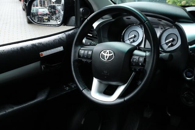 Toyota HI-LUX 2.4 D-4D X-TRA CAB COMFORT 4WD VAN