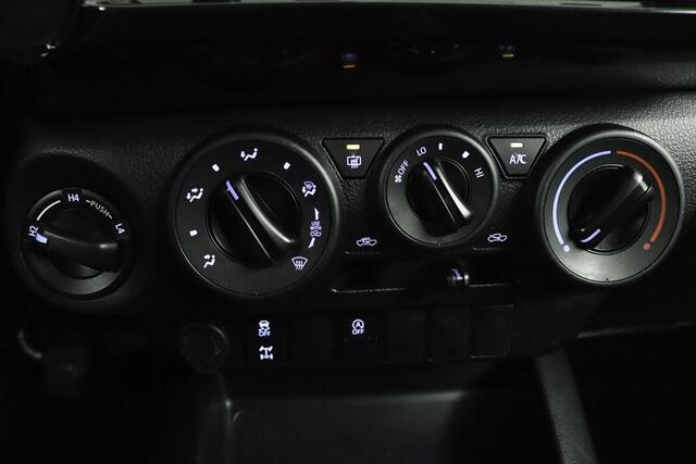 Toyota HI-LUX HiLux 2.4 D-4D Xtra Cab Cool Comfort | Airco | Trekhaak | Adaptive Cruise Control | 3500 kg Trekgewicht |