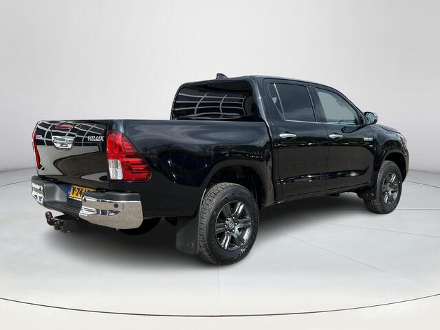 Toyota HI-LUX HiLux 2.4 D-4D Xtra Cab Professional | Trekhaak | Navigatie | Parkeersensoren | Licht metalen velgen |