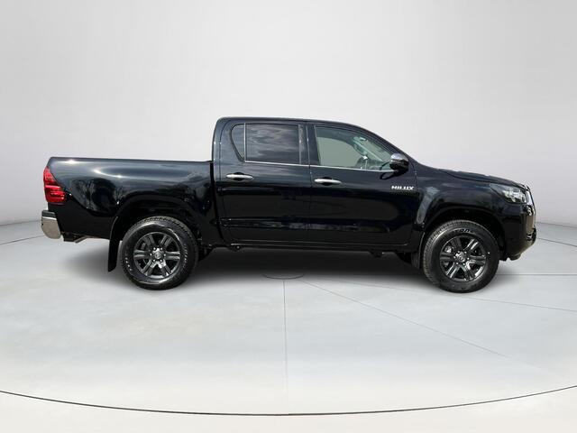 Toyota HI-LUX HiLux 2.4 D-4D Xtra Cab Professional | Trekhaak | Navigatie | Parkeersensoren | Licht metalen velgen |