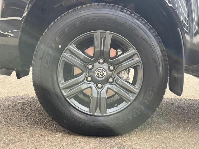 Toyota HI-LUX HiLux 2.4 D-4D Xtra Cab Professional | Trekhaak | Navigatie | Parkeersensoren | Licht metalen velgen |